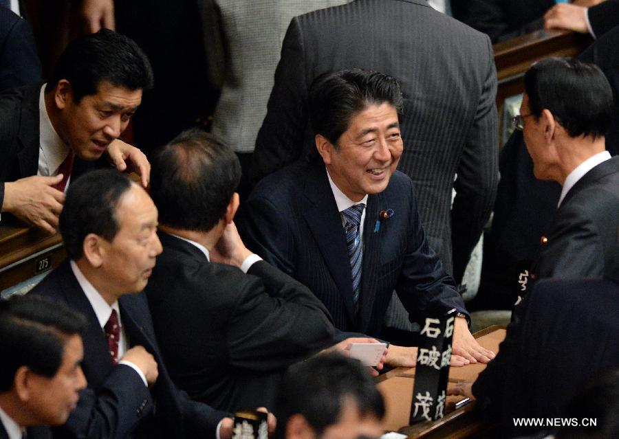 إعادة انتخاب آبى رئيسا لوزراء اليابان