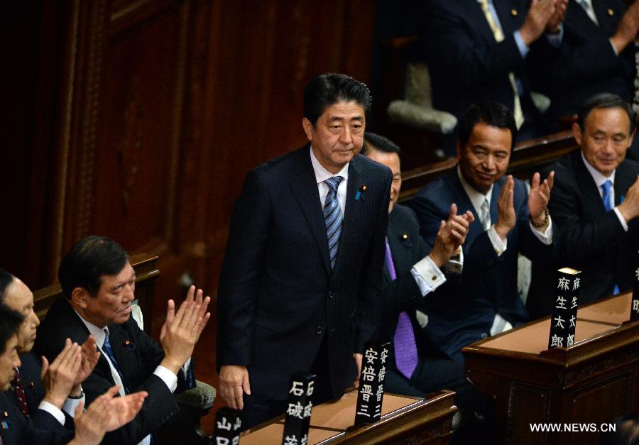 إعادة انتخاب آبى رئيسا لوزراء اليابان