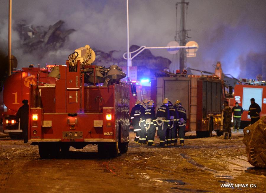 مقتل خمسة رجال اطفاء في حريق بمستودع في شمال شرق الصين