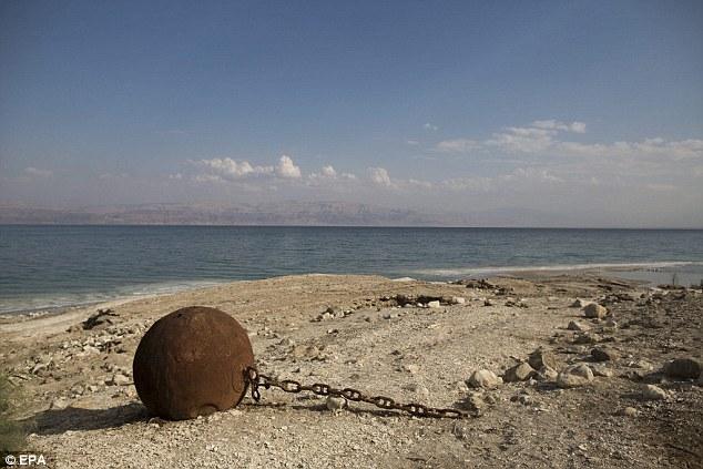 البحر الميت في إسرائيل يوشك على الاختفاء