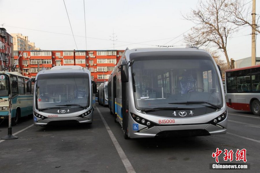 بكين تشغل حافلات كهربائية جديدة بطول 18 مترا