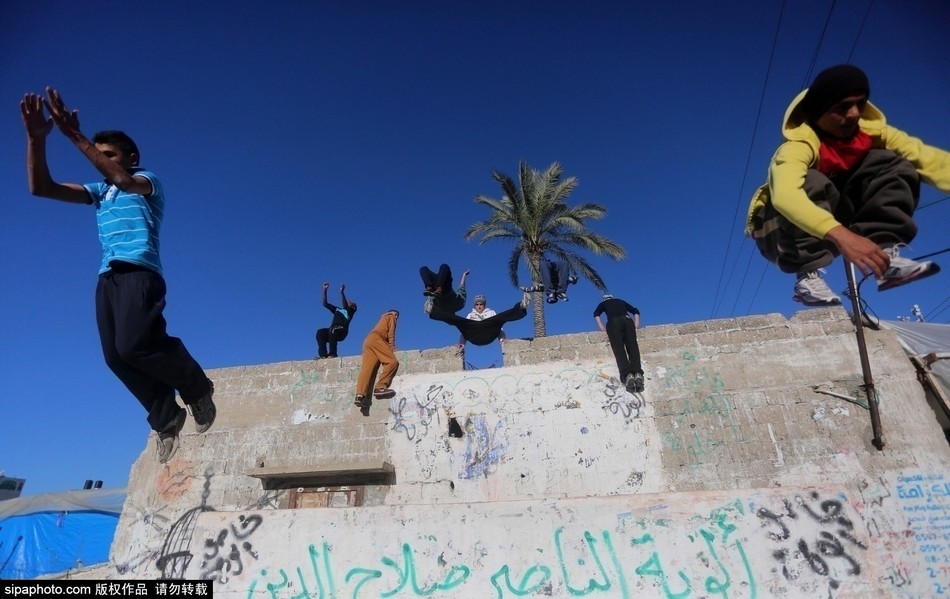 صور:شجاعة وحرية الشباب الفلسطينيين فى باركور
