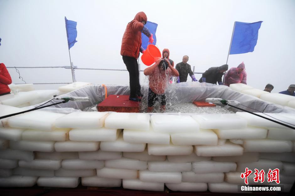 مسابقة "ملك مقاومة البرد" في الصين