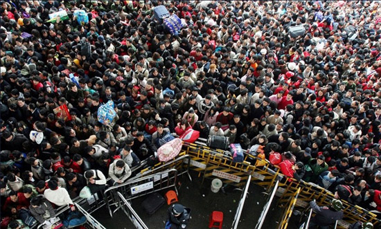انطلاق موسم "الهجرة العظيمة " في الصين مع اقتراب عيد الربيع الصيني 2015