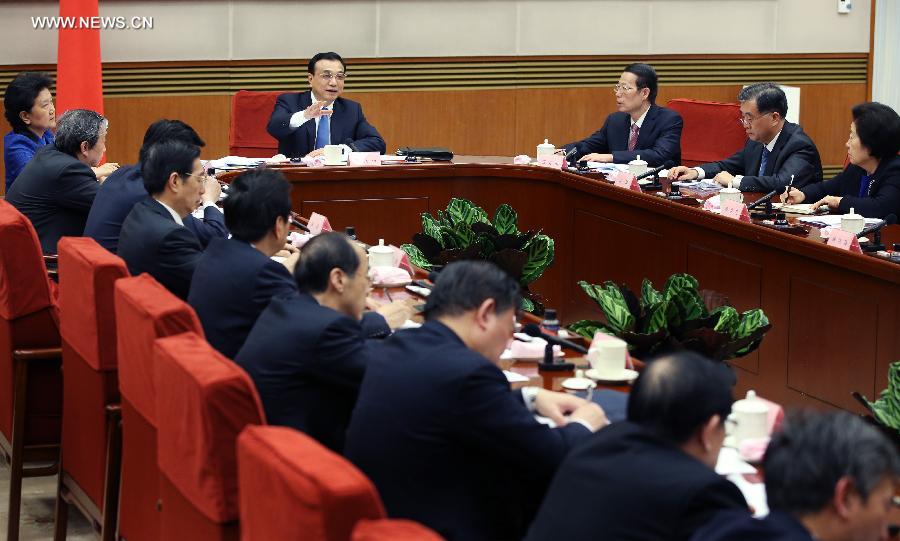 رئيس مجلس الدولة الصينى يستمع الى آراء حول تقرير عمل الحكومة