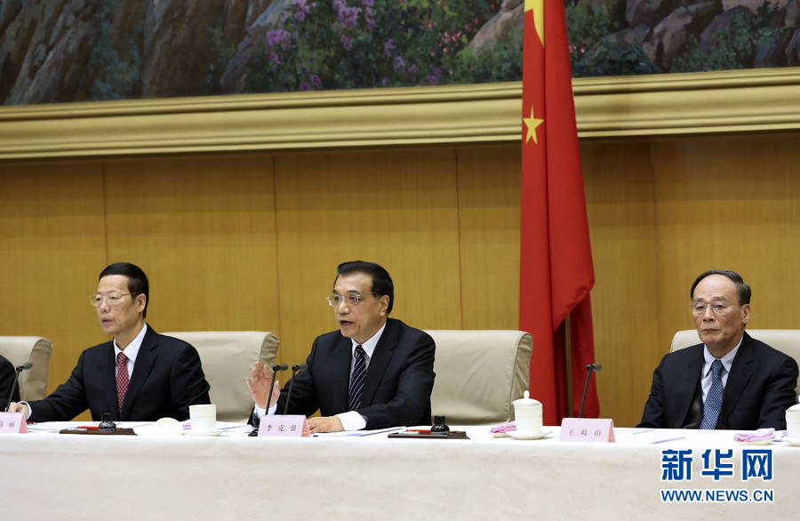 رئيس مجلس الدولة الصيني يتعهد بنقل بعض السلطات لمستويات أقل للحد من الفساد