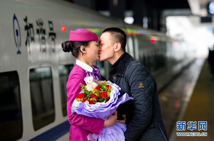 عيد الحب: الحب والمفارقة في محطة القطار