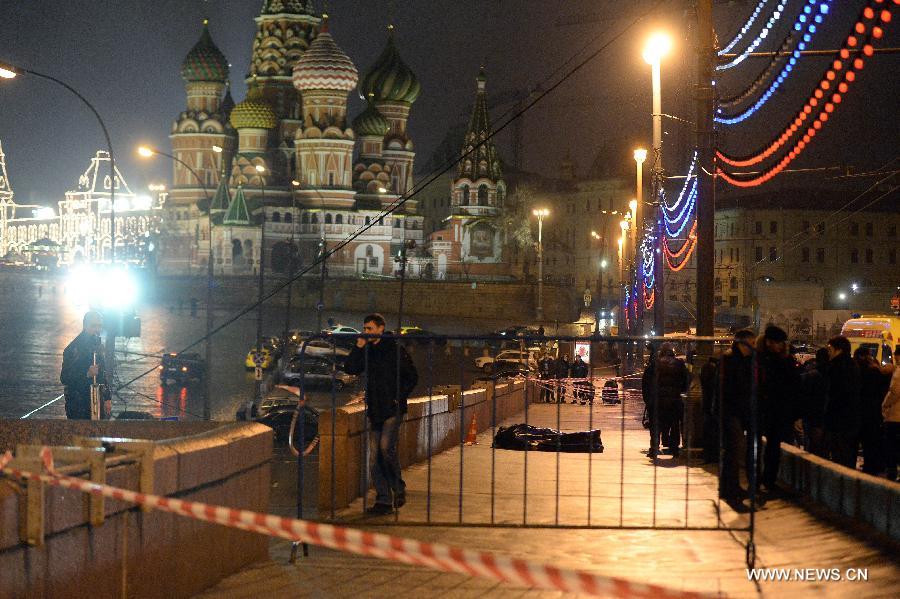 اغتيال السياسي الروسي بوريس نيمتسوف بالرصاص في موسكو