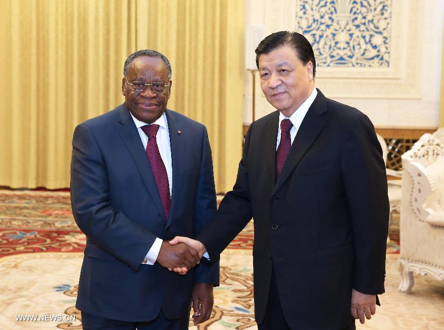 مسؤول كبير من الحزب الشيوعي الصيني يلتقى بوفد من أنجولا