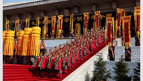 ضريح الامبراطور هوانغ يصبح " قاعدة التبادلات عبر المضيق "