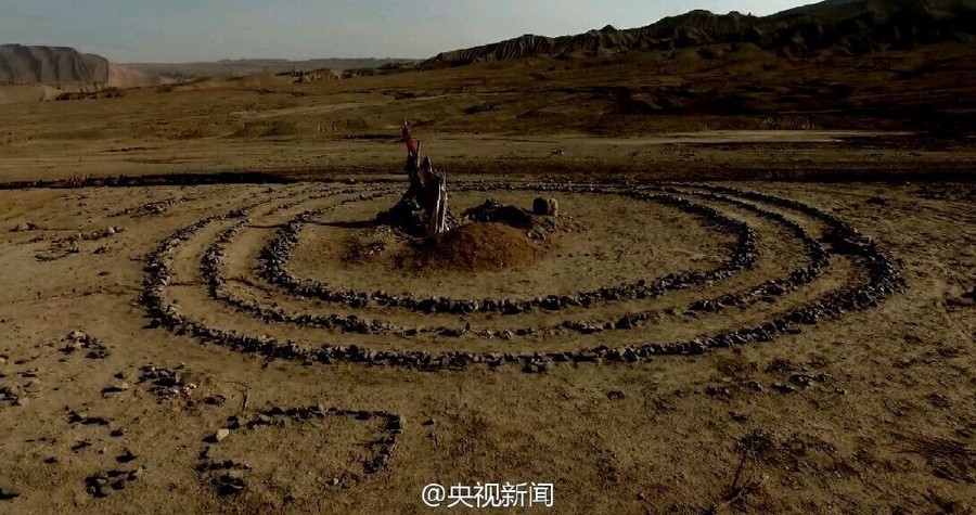 اكتشاف أكثر من مائتي "دائرة صخرية" غامضة في غوبي بشينجيانغ