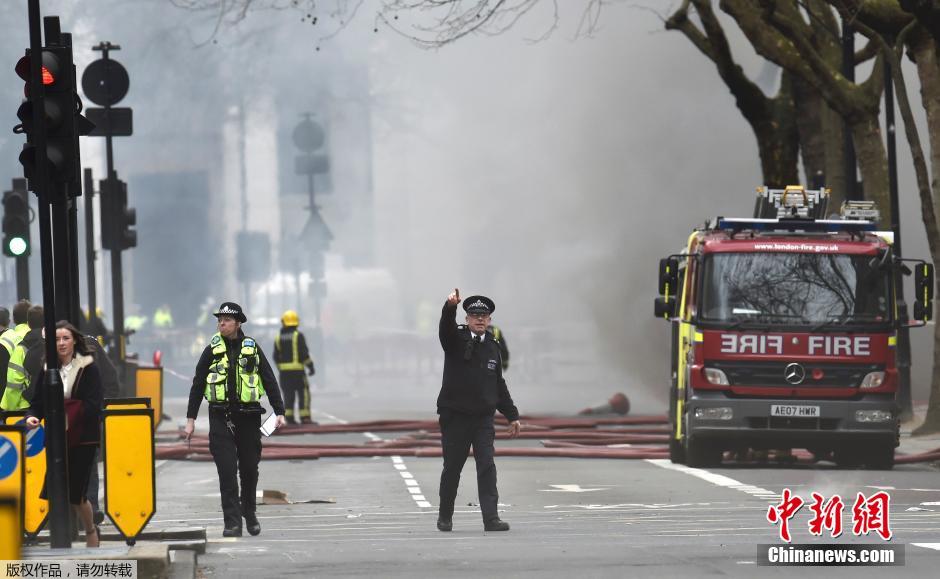 اجلاء 2000 شخص بعد حريق بوسط لندن