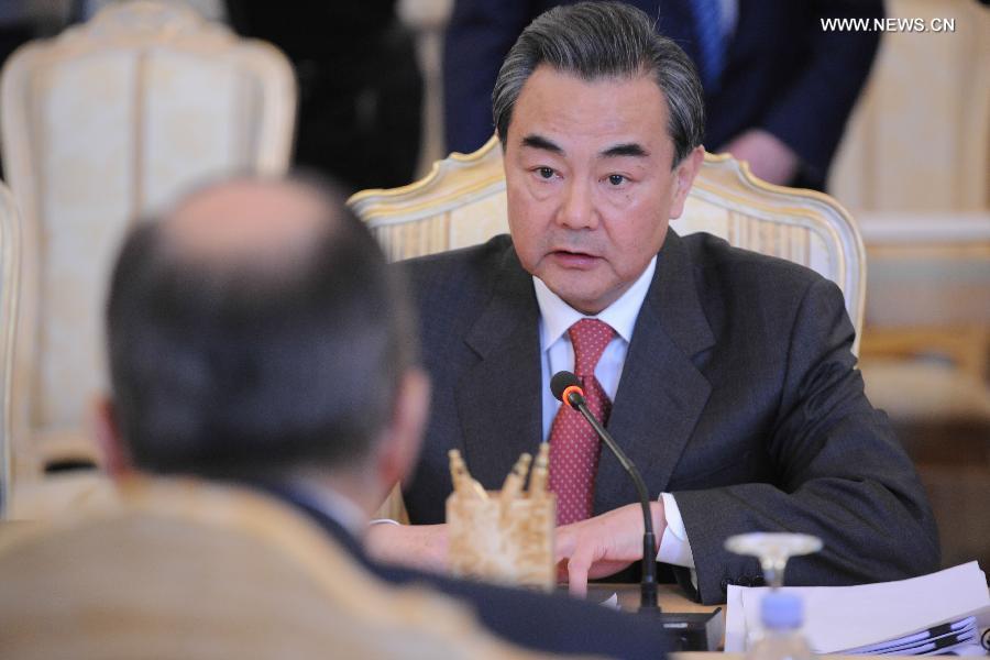 وزير الخارجية الصيني: الصين وروسيا تبذلان المزيد من الجهود من أجل سلام عالمي دائم
