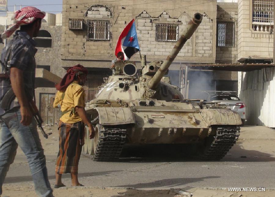 مقتل 12 مدنيا في غارة جوية للتحالف العربي السبت في محافظة تعز اليمنية