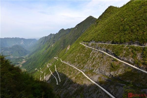 الكشف عن "طريق السماء"، الطريق الأكثر انحدارا في الصين