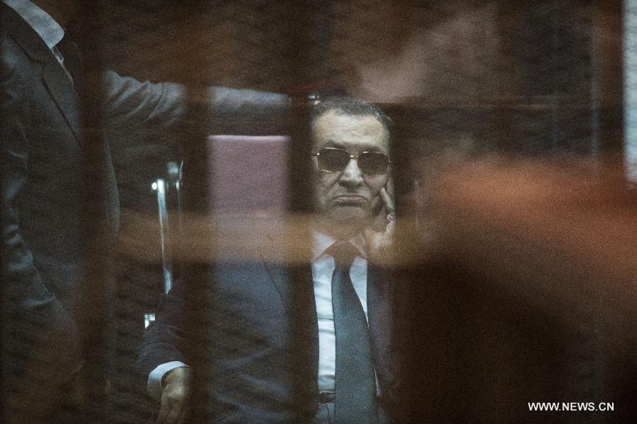 معاقبة الرئيس المصري الأسبق حسني مبارك ونجليه بالسجن 3 سنوات في قضية فساد مالي