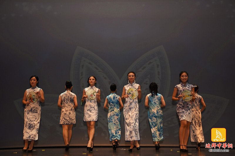 دبي تنظم معرض  فساتين "الشيونغسام" الصينية
