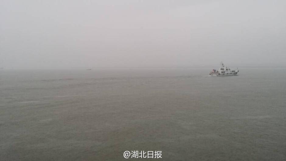 غرق سفينة تقل 458 شخصا فى نهر يانغتسي