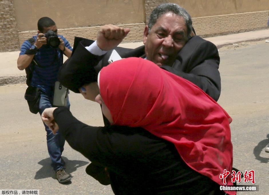 مصر: الحكم بالاعدام على 11 متهما فى قضية "مذبحة بورسعيد" التي وقعت عام 2012