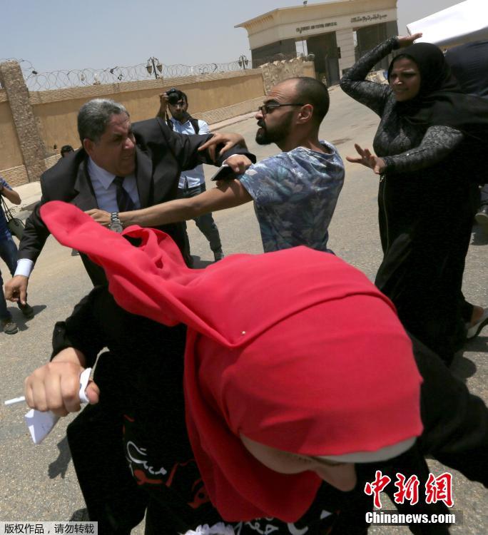 مصر: الحكم بالاعدام على 11 متهما فى قضية "مذبحة بورسعيد" التي وقعت عام 2012