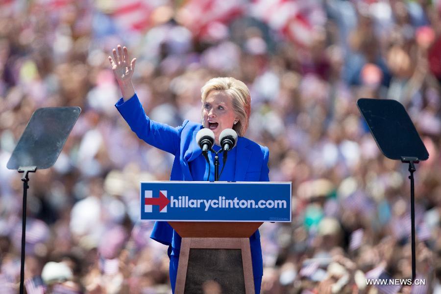 هيلاري كلينتون تطلق رسميا حملتها الانتخابية لخوض سباق الرئاسة الأمريكية