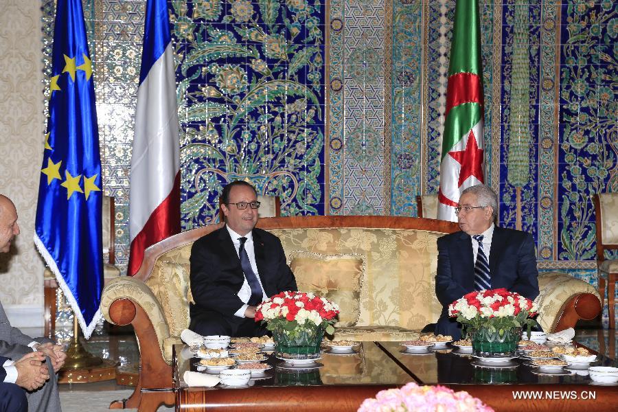 الرئيس الفرنسى يزور الجزائر و يضع مكافحة الإرهاب على رأس جدول الأعمال