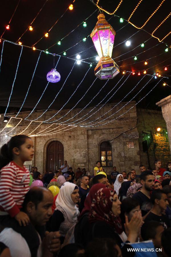 احتفال شعوب الدول العربية بشهر رمضان