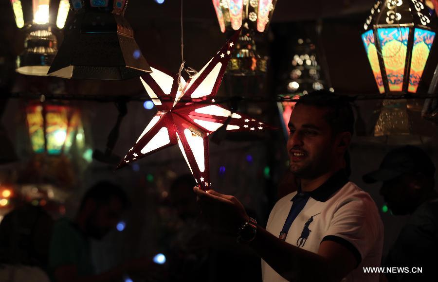 احتفال شعوب الدول العربية بشهر رمضان