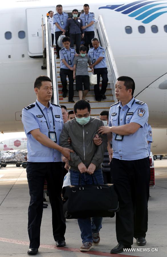 إعادة 6 مطلوبين للعدالة إلى الصين من داخل إندونيسيا