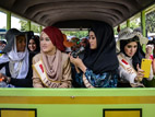 تعرف بالصور على مسابقة ملكة  جمال المسلمات في اندونيسيا