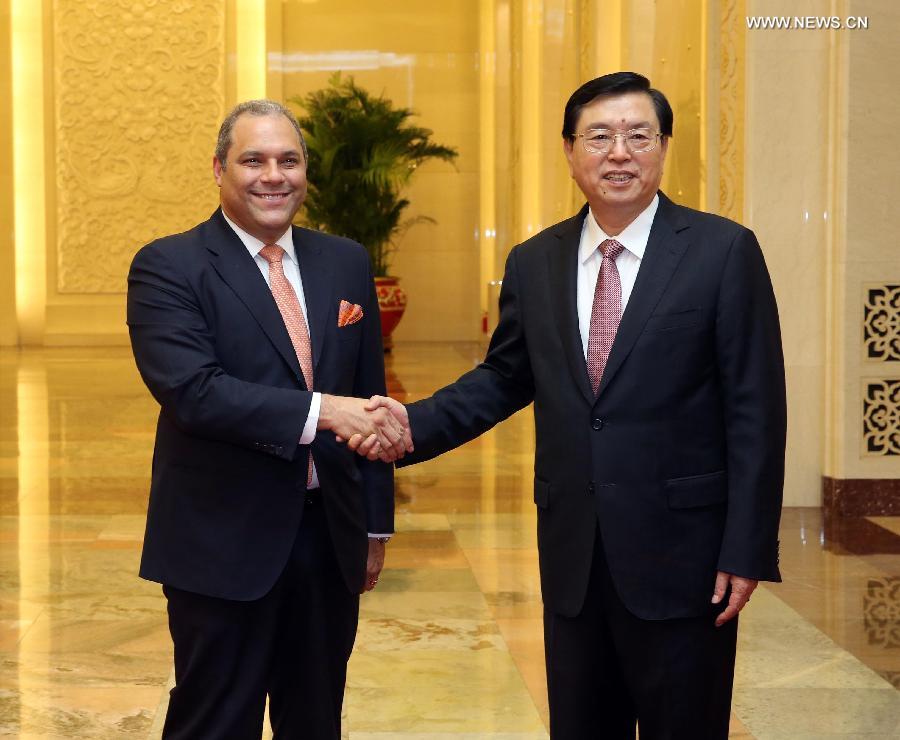 الصين وكولومبيا تتعهدان بإقامة علاقات تشريعية أوثق