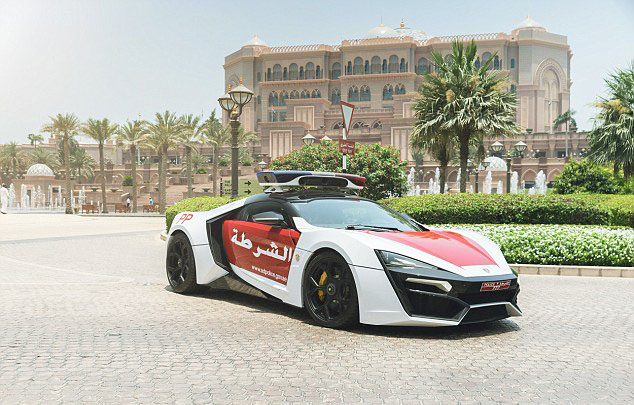 سيارة شرطة بـ3.4 ملايين دولار في الإمارات