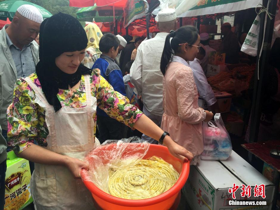 صور:المسلمون فى الصين مسرورون ومستعدون لاستقبال عيد الفطر