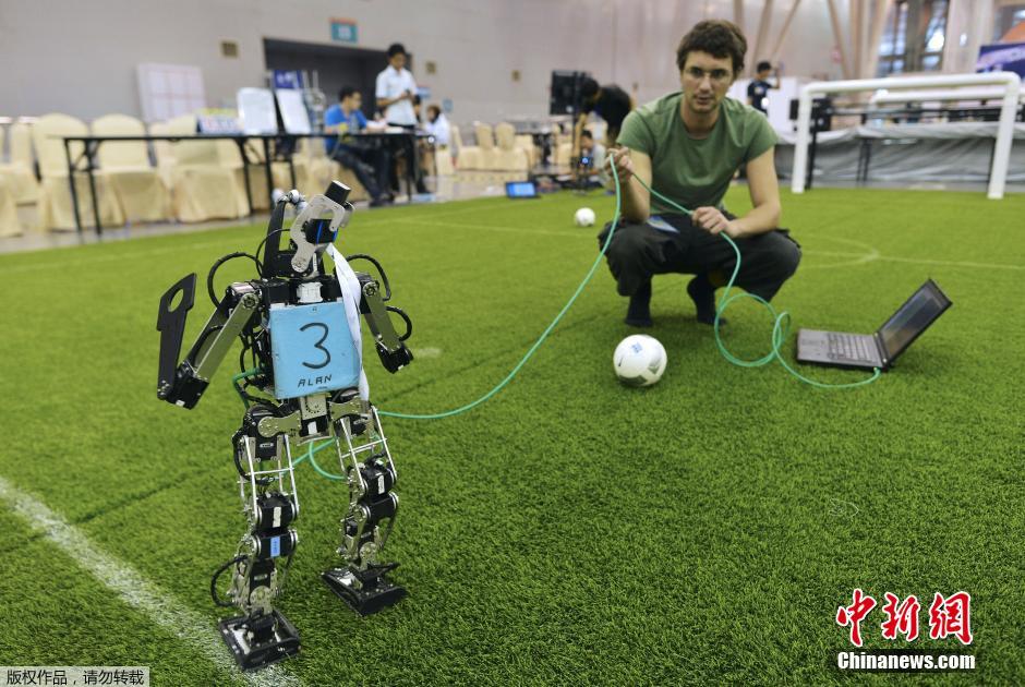 كأس العالم للروبوتات يقام في خفي الصينية