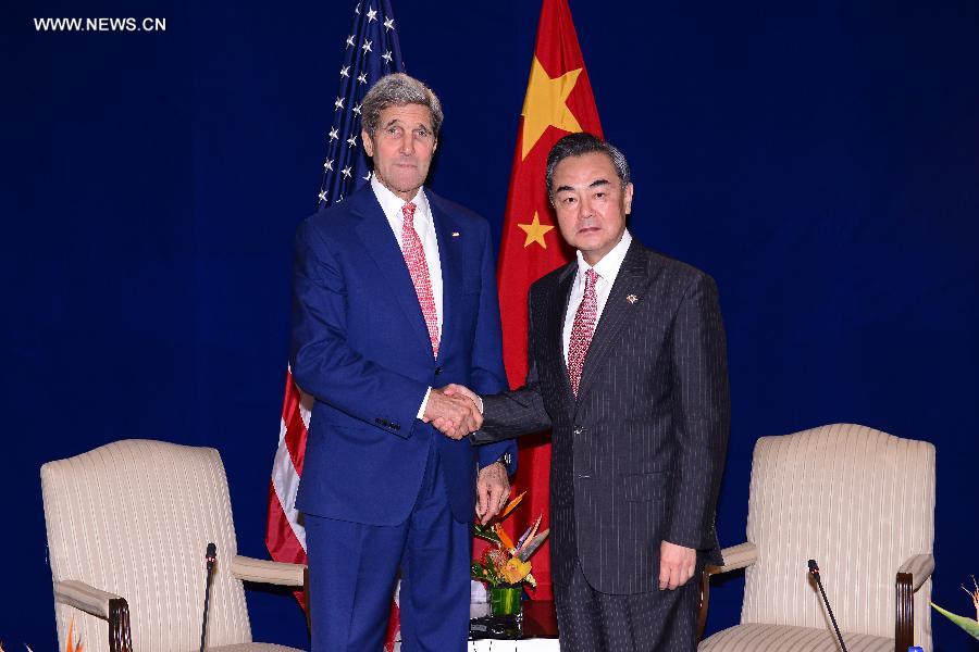وزير الخارجية الصيني يقول إن الصين ترغب في التعاون مع الولايات المتحدة للإسهام في السلام والاستقرار العالميين