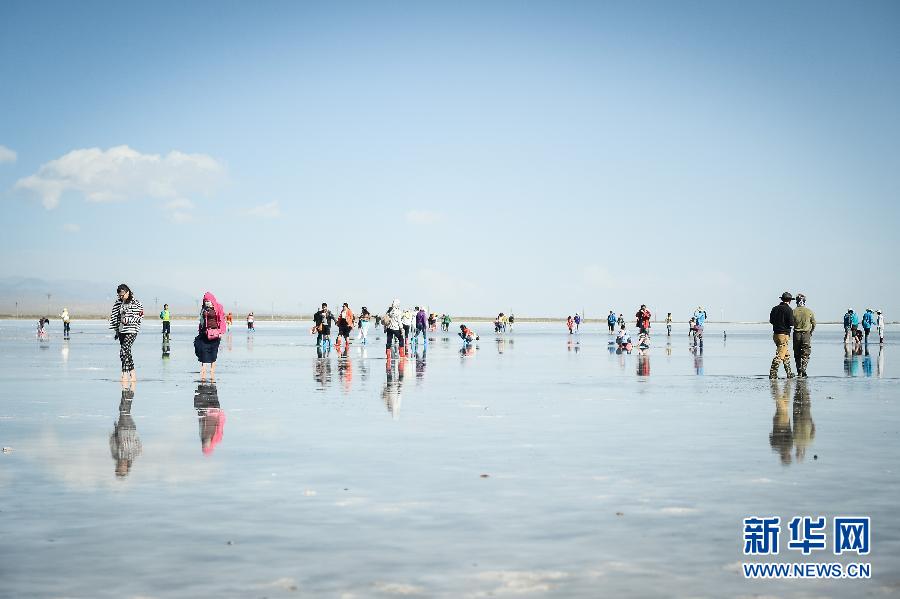 بحيرة تشاكا المالحة – "مرآة السماء" فى الصين