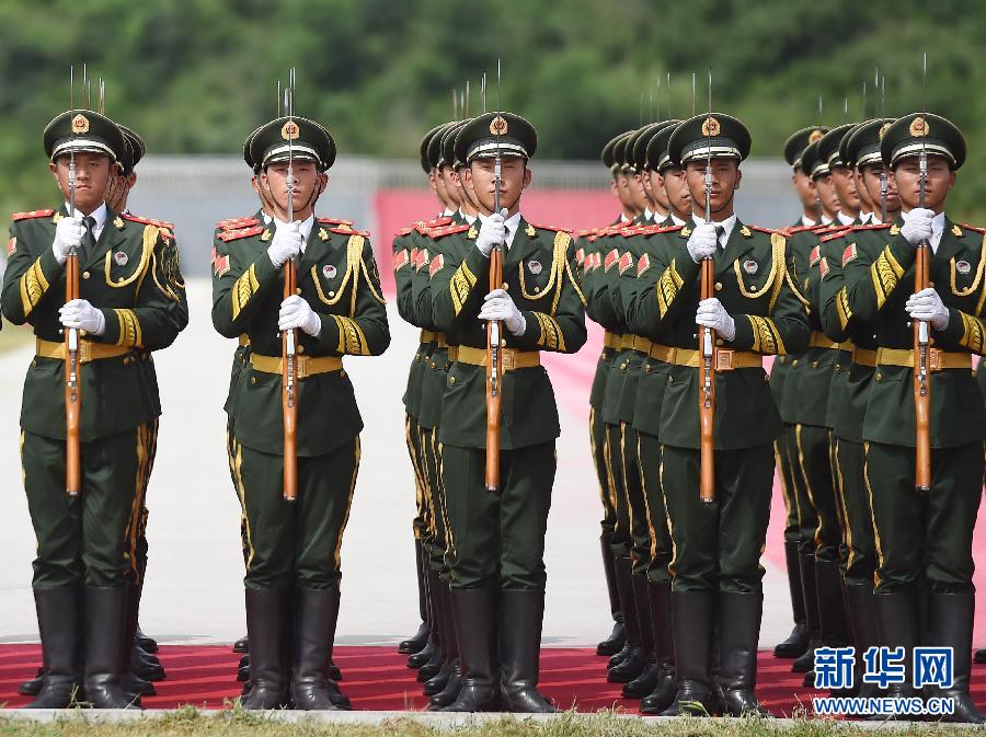 نظرة على فرقة مراسم رفع العلم الوطني الصيني