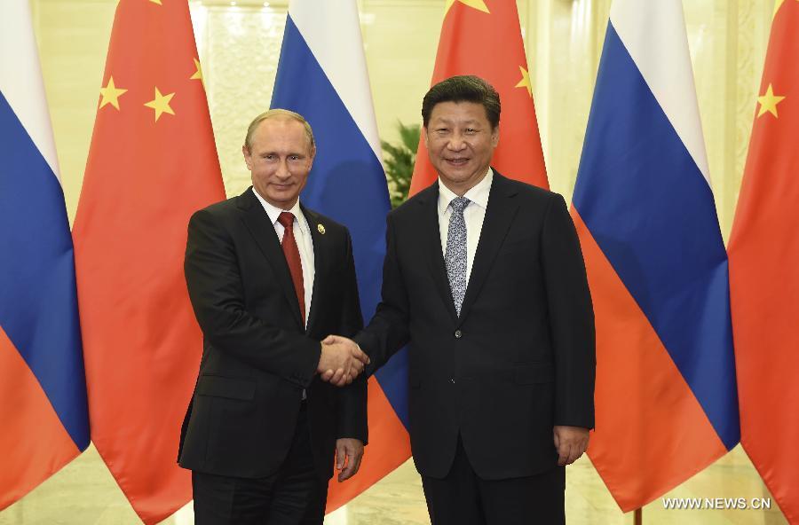 الرئيس الصيني يشدد على الالتزام بتطوير العلاقات مع روسيا