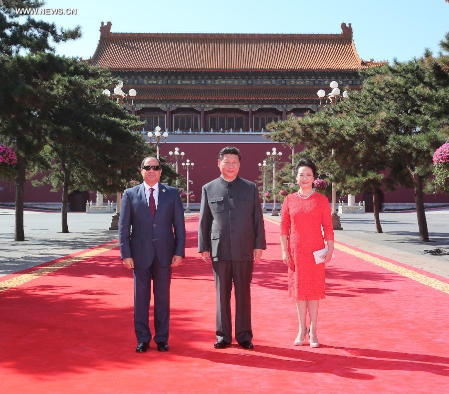 التقى الرئيس الصيني شي جين بينغ وزوجته بنغ لي يوان بالرئيس المصري عبد الفتاح السيسي