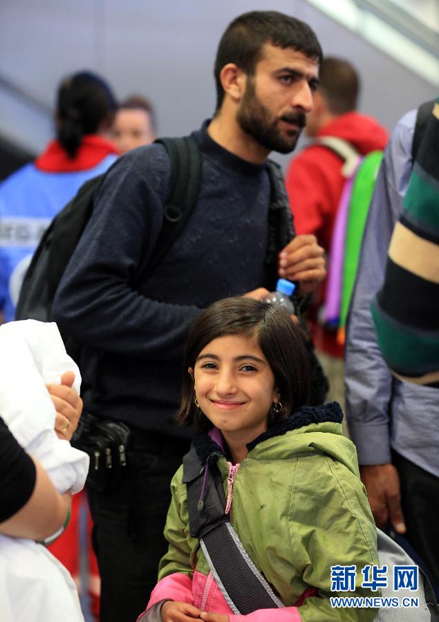 آلاف من اللاجئين يصلون إلى ألمانيا