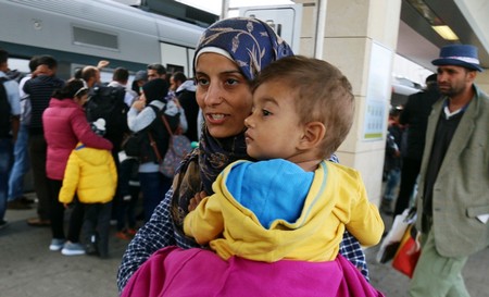 مجموعة صور: الأطفال في رحلة اللجوء