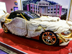 أفخر سيارة رياضية ذهبية تعرض في قوانغتشو