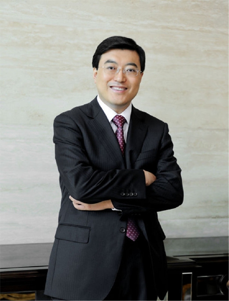 بان قانغ ـ رئيس مجلس الإدارة والرئيس التنفيذي لمجموعة ييلي