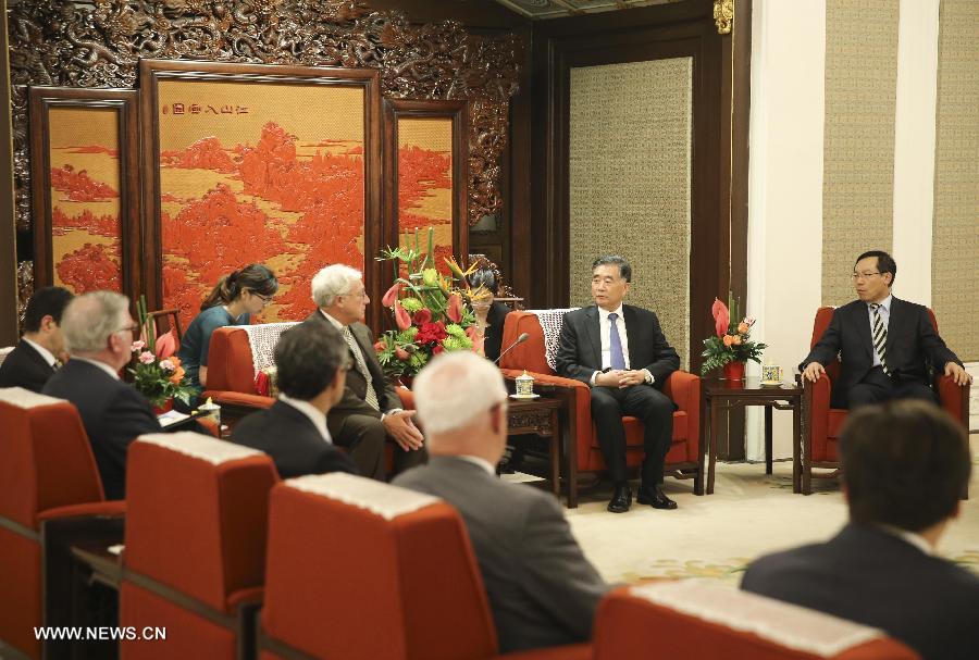 نائب رئيس مجلس الدولة الصيني يستقبل ضيوف من نيوزيلاندا والولايات المتحدة