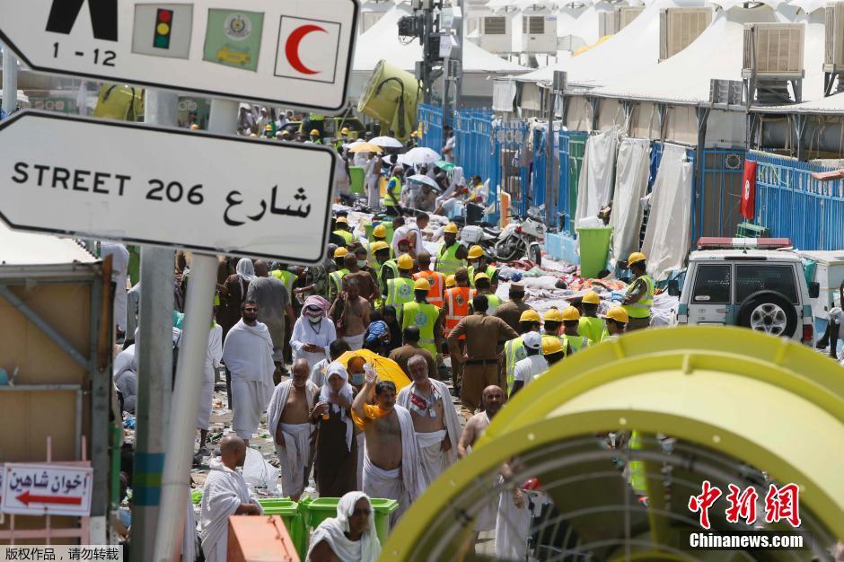 الدفاع المدني السعودي يعلن وفاة 717 حاجا وإصابة 863 حاجا في حادث التدافع بمنى