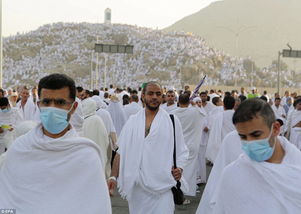 2.5 مليون مسلم يحجون فى مكة المكرمة بالسعودية