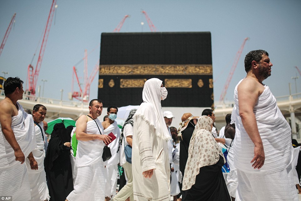 2.5 مليون مسلم يحجون فى مكة المكرمة بالسعودية