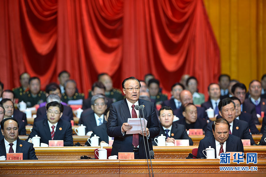 إقامة حفل كبير في الصين بمناسبة الذكرى الـ60 لتأسيس منطقة شينجيانغ الذاتية الحكم لقومية الويغور