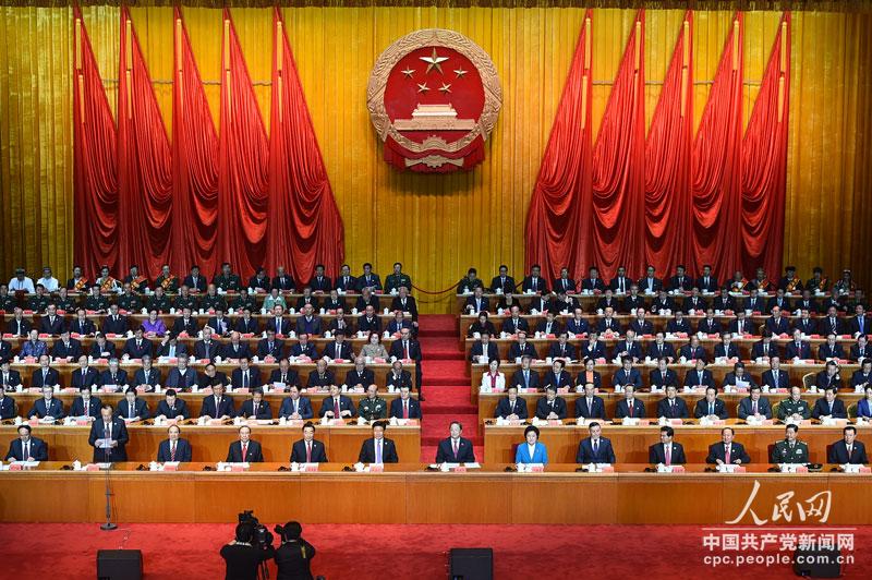 إقامة حفل كبير في الصين بمناسبة الذكرى الـ60 لتأسيس منطقة شينجيانغ الذاتية الحكم لقومية الويغور