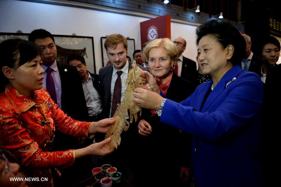 الصين وروسيا تتعهدان بتعزيز التعاون الثقافي والانساني